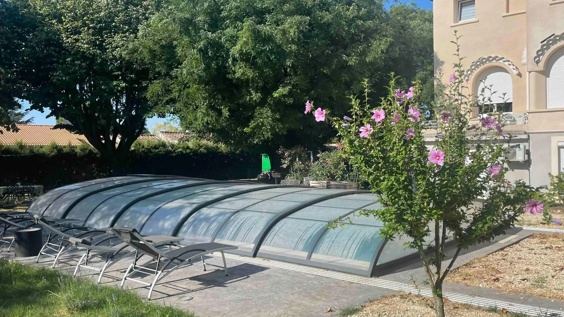 Domaine De La Chocolaterie Hotel Donzere Guest house