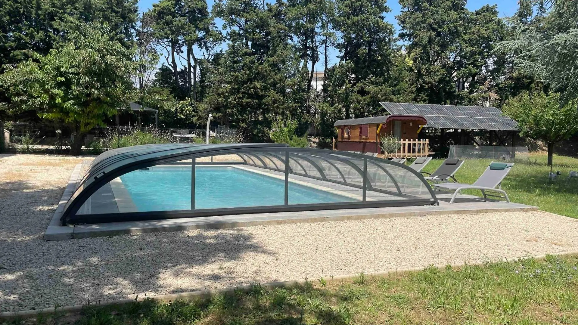 Domaine De La Chocolaterie Hotel Donzere 0*,