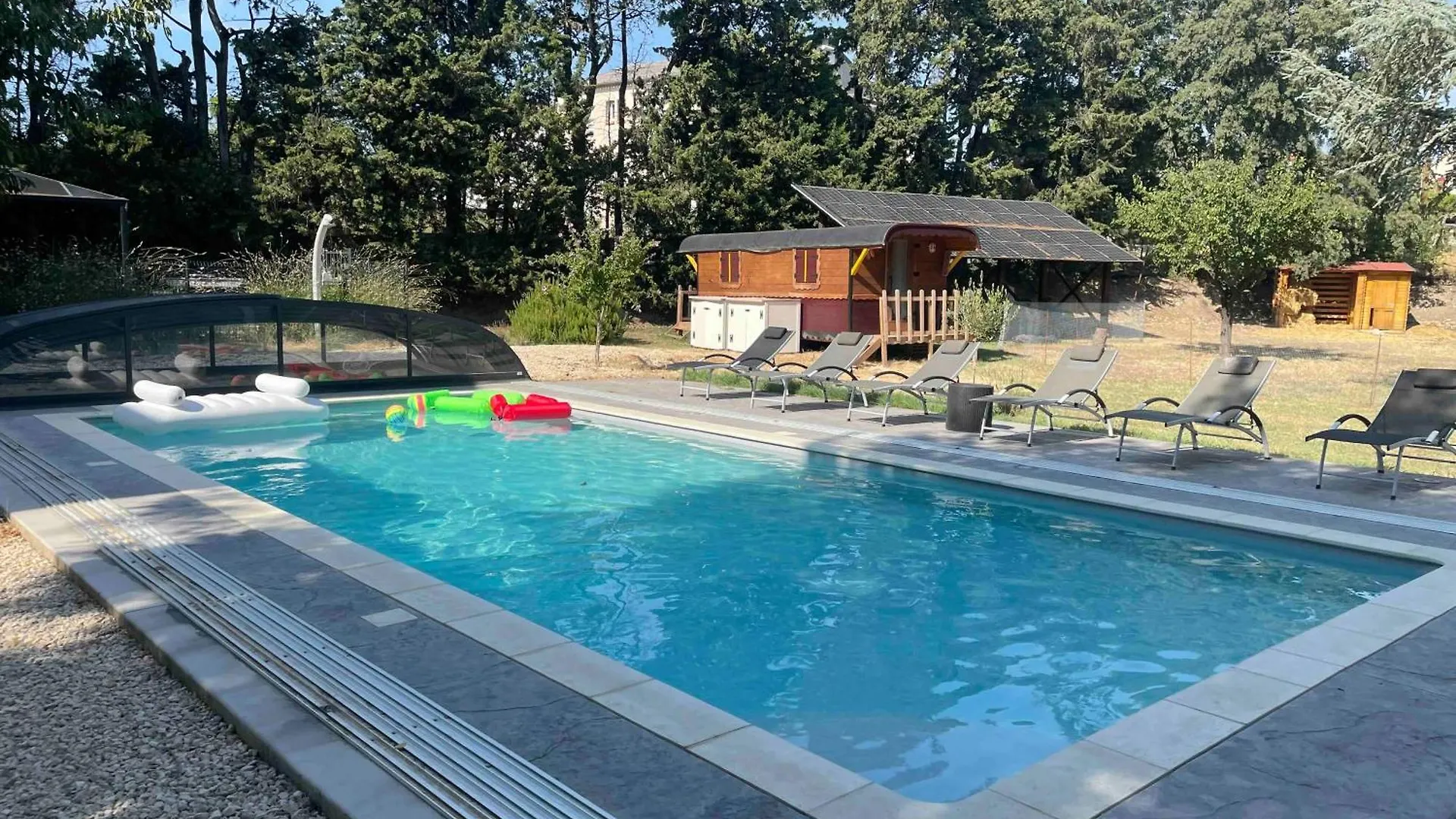Domaine De La Chocolaterie Hotel Donzere